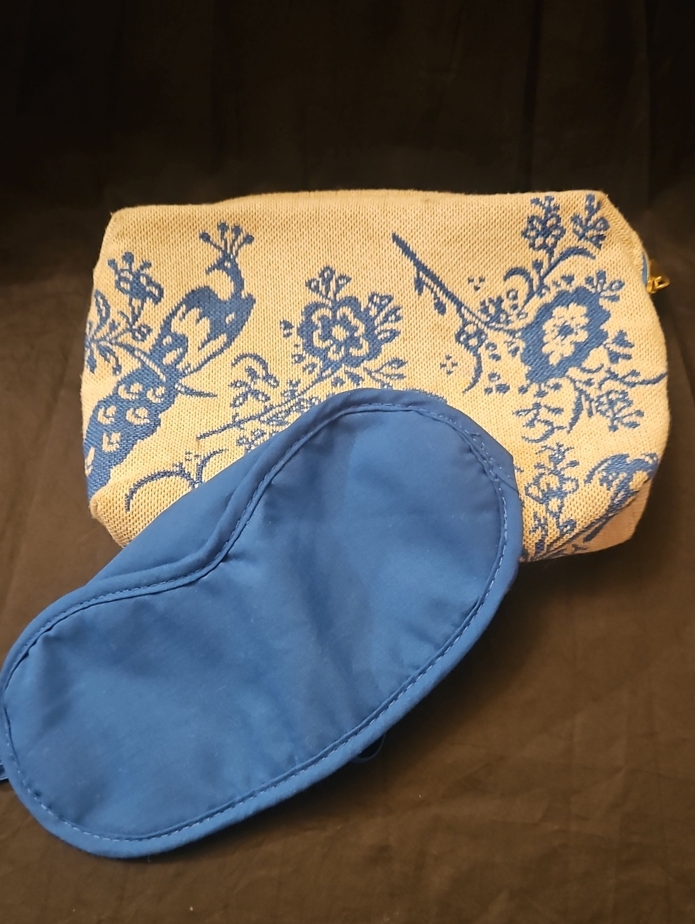 KLM Royal Dutch Airlines x Rituals Business Class Delft Blue Amenity Kit Pouch
